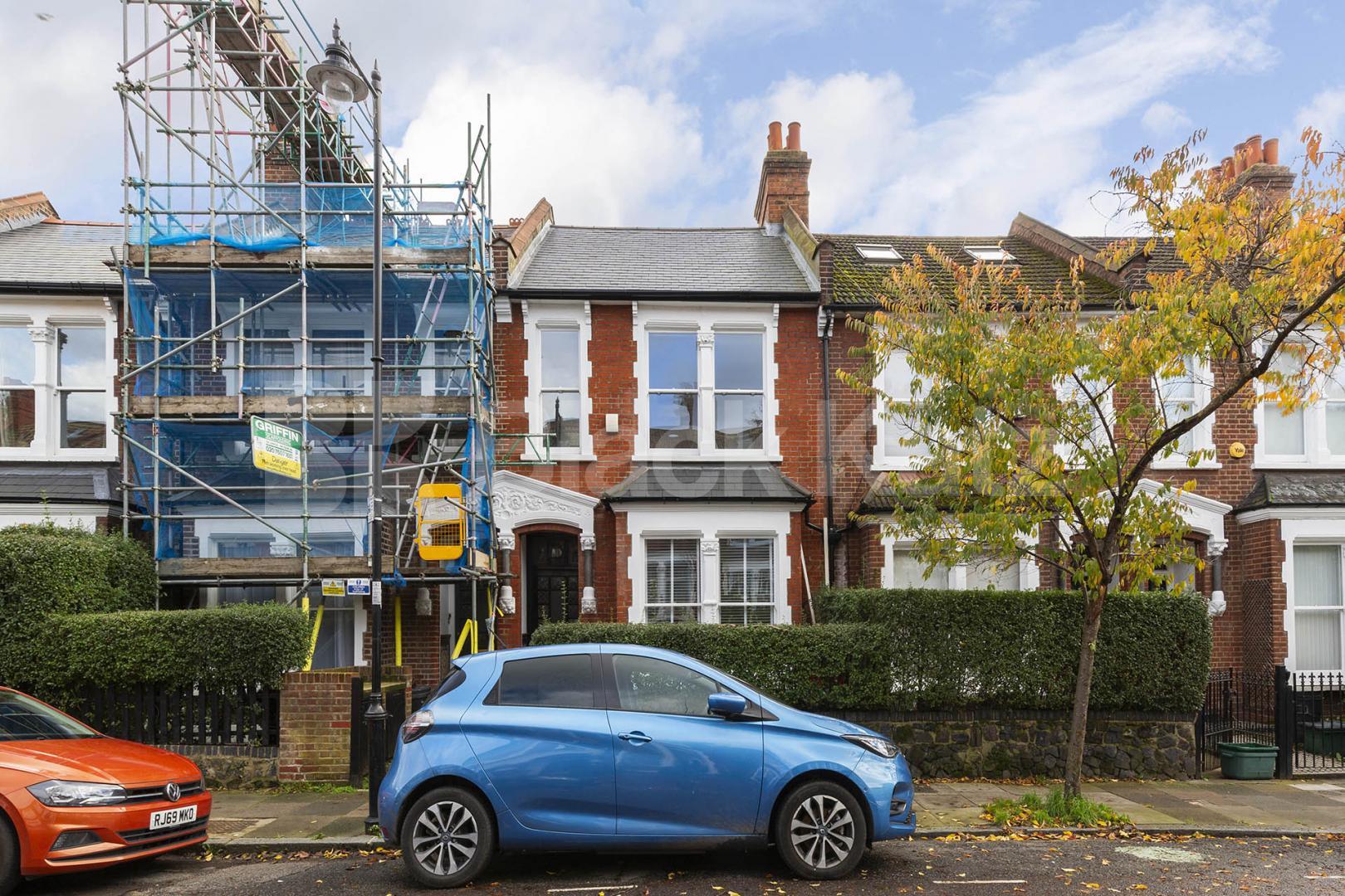 Five bedroom house split over three floors with lovely south facing garden Harberton Road, Archway / Highgate